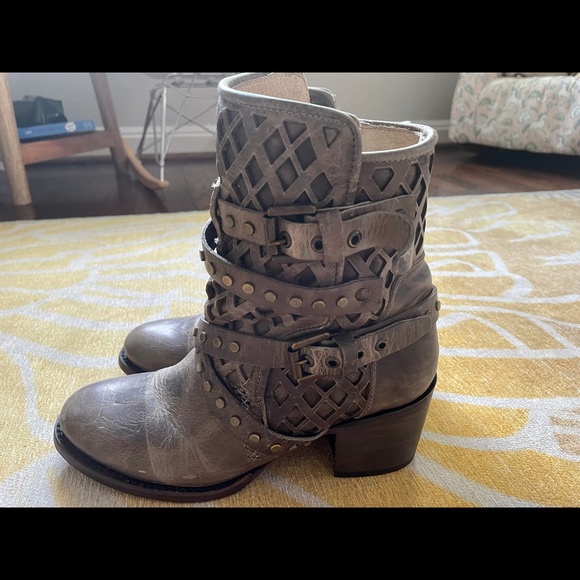 Freebird Cato Boots in Stone Size 8 - Picture 3 of 7